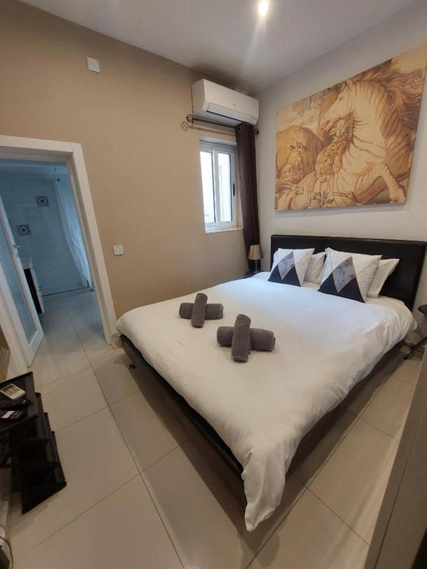 Central & Cozy - 1 Bedroom Apartment Валетта Экстерьер фото